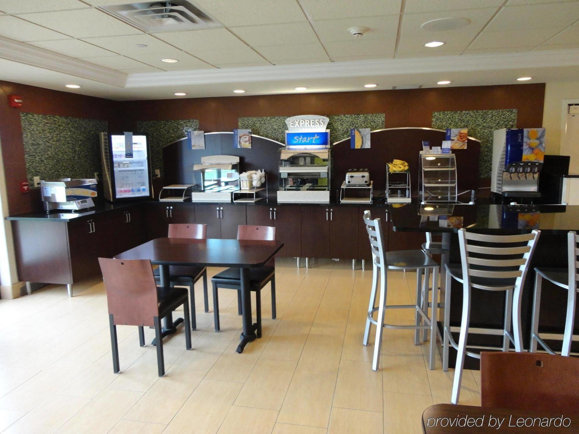 Holiday Inn Express Hotel & Suites Rogers By Ihg Esterno foto